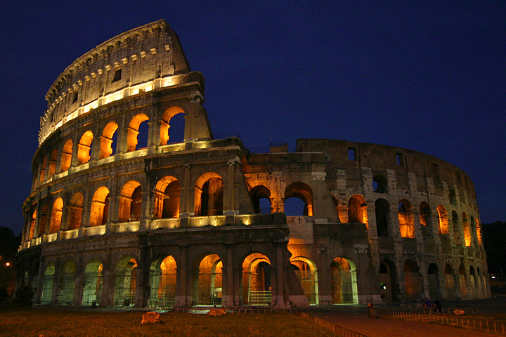 Coloseum photo by Aaron Logan width=